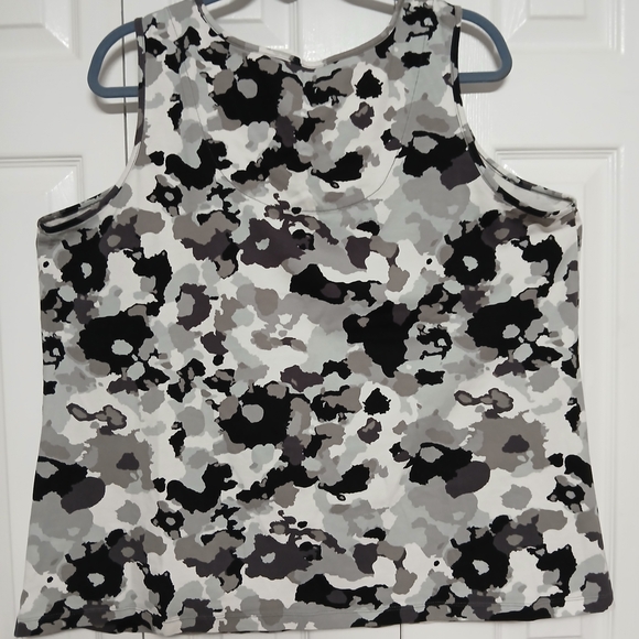 Denim & Company Camouflage Black Gray White Sleeveless Tank Top Knit 2X Plus - Picture 3 of 7
